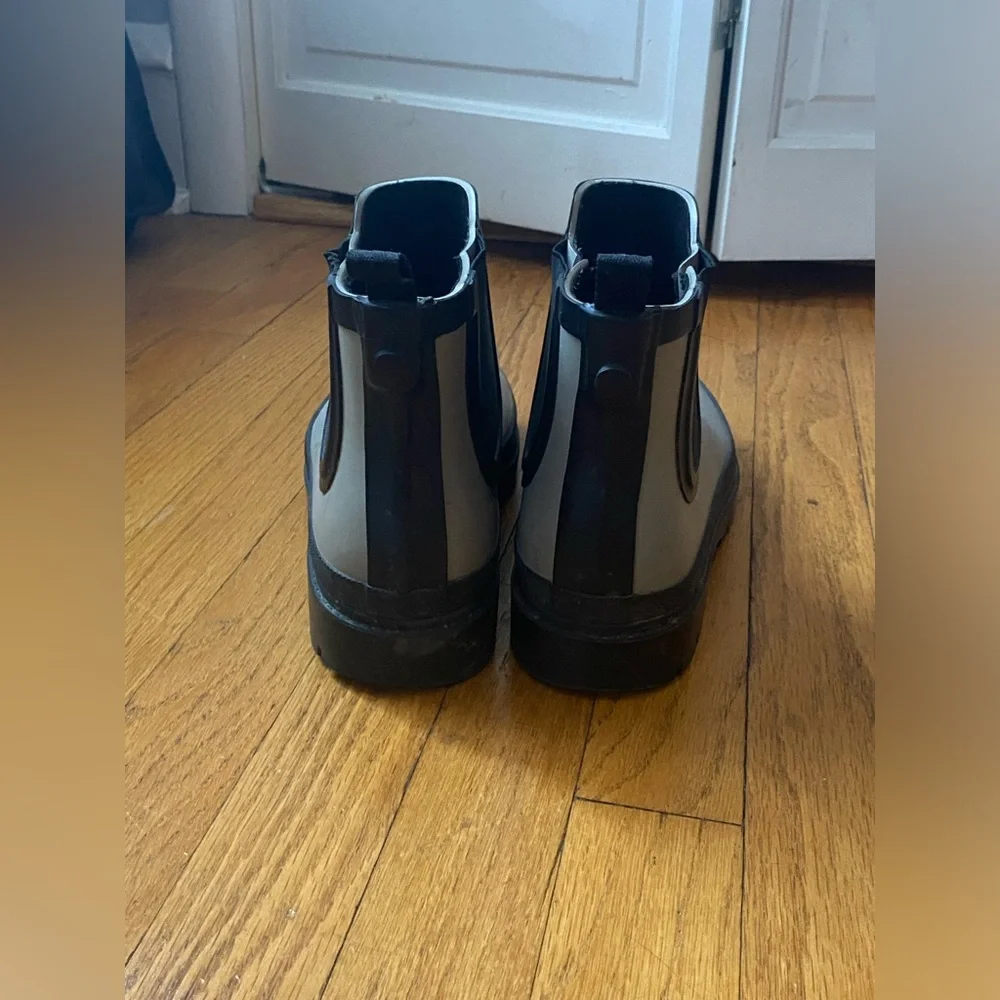 Gray & Black Rubber Rain Boots Soft Inner Lining Chelsea Boot Waterproof Classic